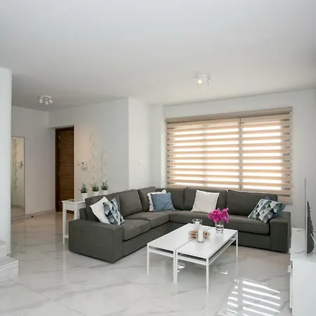 Semesterbostad 3b New Delux Pool - Dhekelia Beach Area *