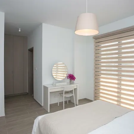 3b New Delux Pool - Dhekelia Beach Area * Larnaca