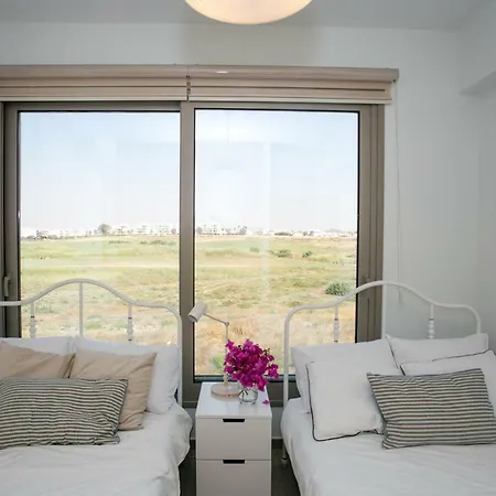 3b New Delux Pool - Dhekelia Beach Area Semesterbostad
